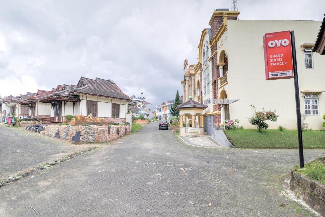 Oyo 2997 Grand Suites Palace 2 Sindanglaya Eksteriør bilde